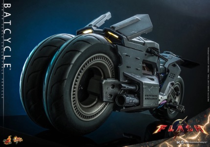 DC Hot Toys DC Comics Batcycle (The Flash Movie)