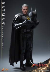 DC Hot Toys DC Comics Batman (Modern Suit)