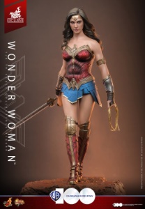 DC Hot Toys DC Comics Wonder Woman (Comics)