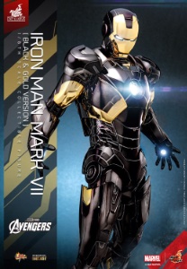 Hot Toys Marvel Iron Man Mark VII (Black and Gold Version)