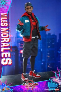 Hot Toys Marvel Miles Morales (Into the Spider-Verse)