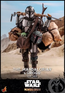 Star Wars Hot Toys Star Wars The Mandalorian & Grogu (Deluxe)